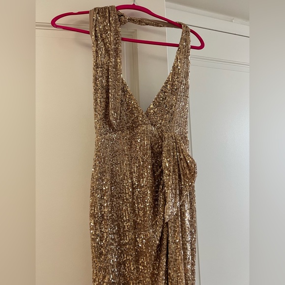 ☀️NWT NOOKIE GOLD SHIMMER HALTER GOWN sequin dress-M - Picture 2 of 4